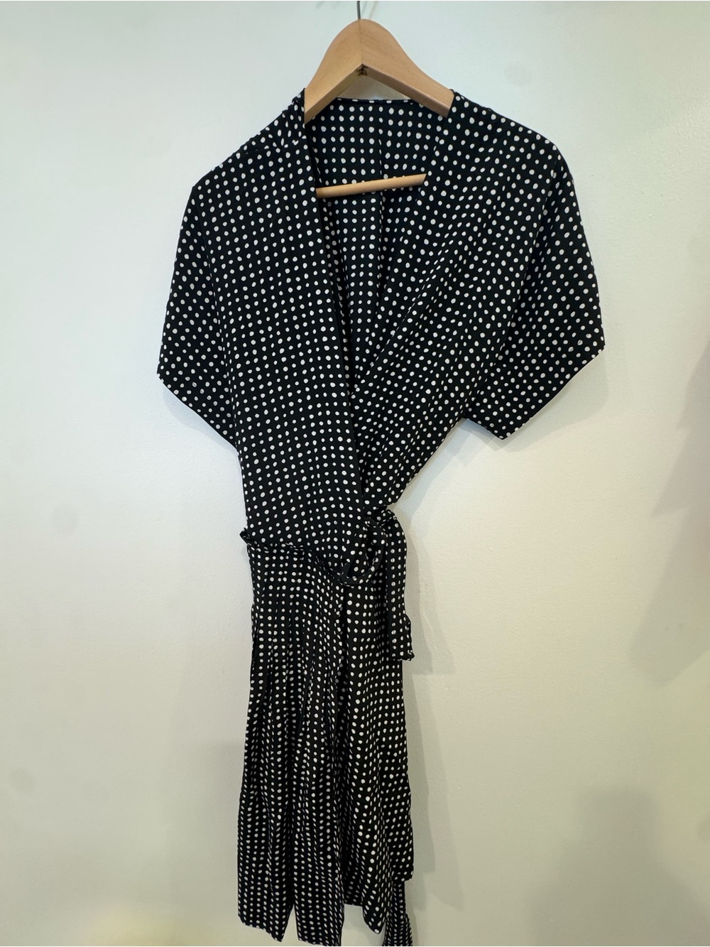 Diane Von Furstenberg Black and White Polka Dot 100% Silk Wrap Dress